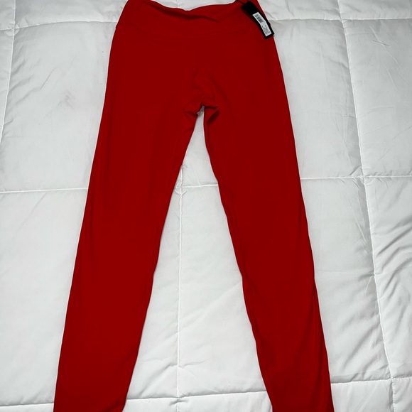UNIFIED WRAP LEGGINGS
Color:
Muscle Mommy Red Regular Length - Picture 4 of 11
